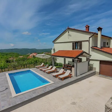 Comfortable In With Pool Apartament Cerovlje