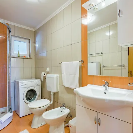Comfortable In With Pool Appartement Cerovlje