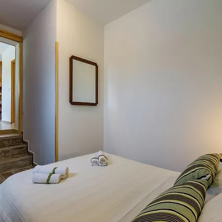Appartement Comfortable In With Pool Cerovlje
