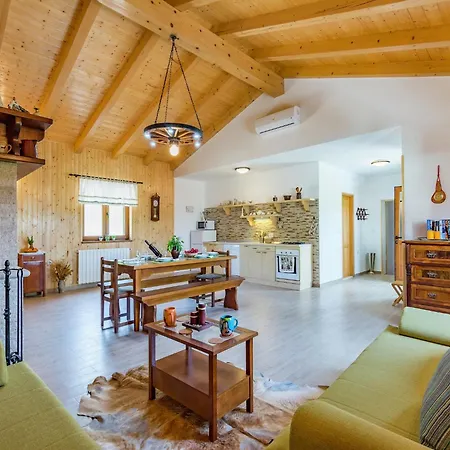Appartement Comfortable In With Pool Cerovlje