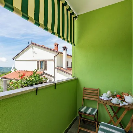 Comfortable In With Pool Appartement